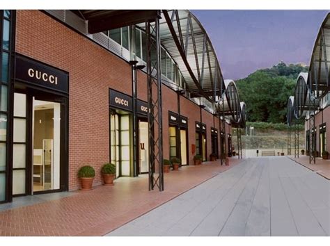 hermes outlet florence|outlet stores in Tuscany italy.